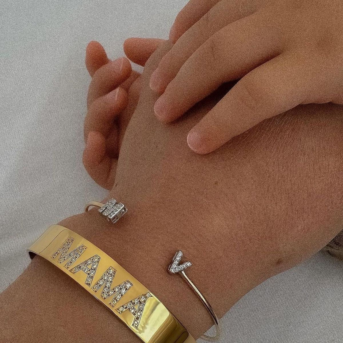 Initial Bangle Silver - E